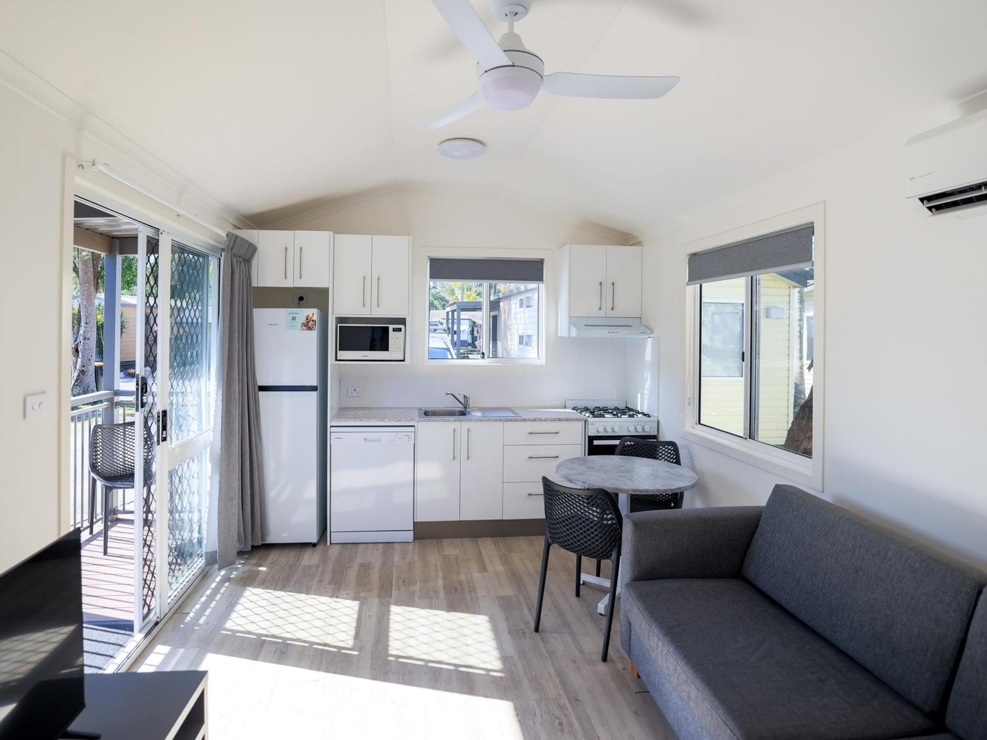 Nrma Blue Dolphin Yamba Holiday Resort Oda fotoğraf